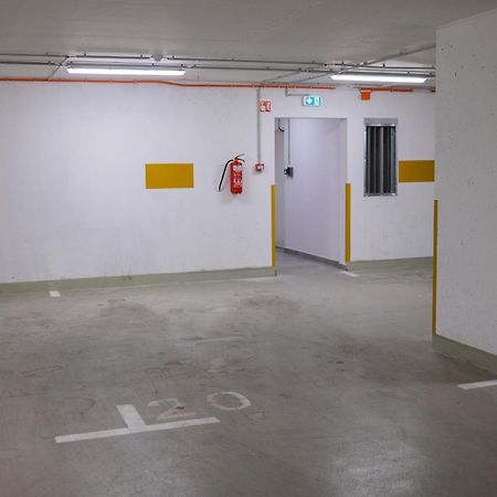 Cityscape Apartment ~ Ac/Indoor Parking/Balcony 布达佩斯 外观 照片